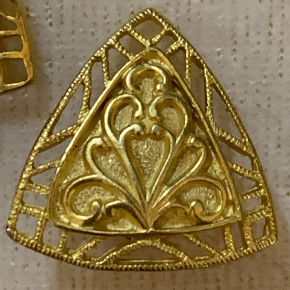 Rosecraft Triangle Swirl Clip on Goldtone Earrings - Picture 5 of 5